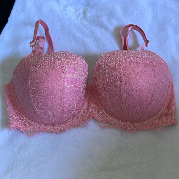 Victoria’s Secret Bra - Picture 1 of 3